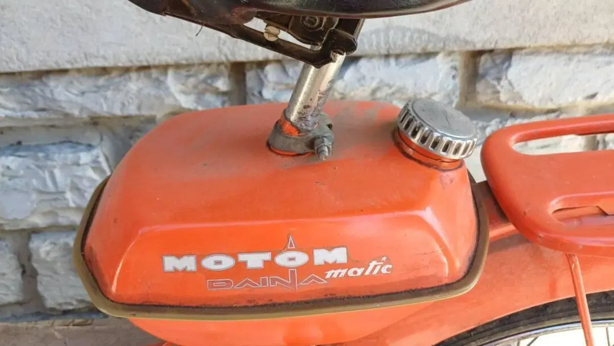 Motom   (2)