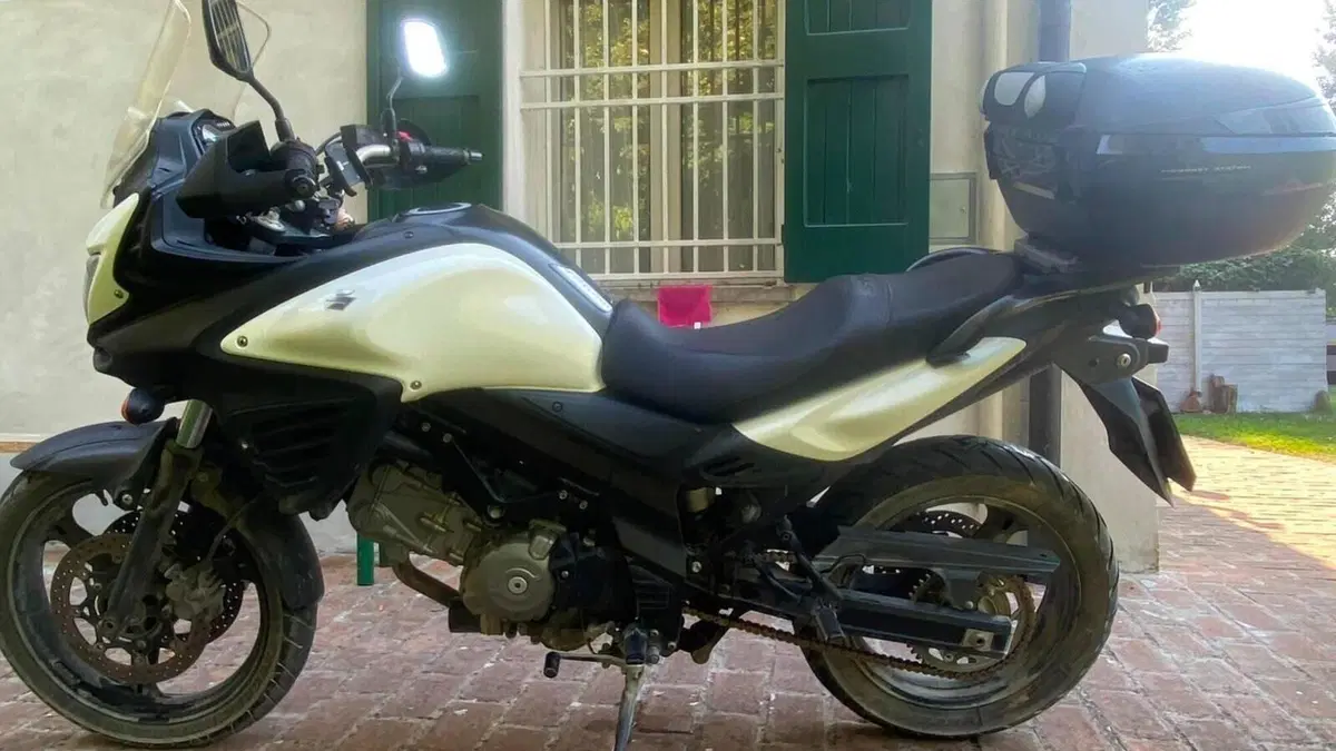 Suzuki V-Strom 650 ABS (2011 - 17)  (2)