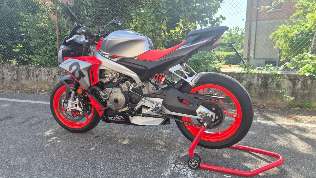 Aprilia Tuono 660 (2021 - 25)  (2)
