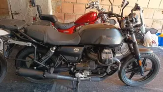 Moto Guzzi V7 Stone (2021 - 24) usata