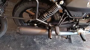 Moto Guzzi V7 Stone (2021 - 24)  (2)
