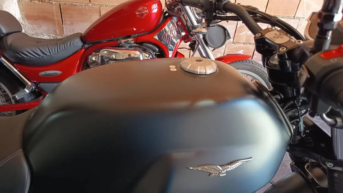 Moto Guzzi V7 Stone (2021 - 24)  (3)