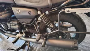 Moto Guzzi V7 Stone (2021 - 24)  (6)