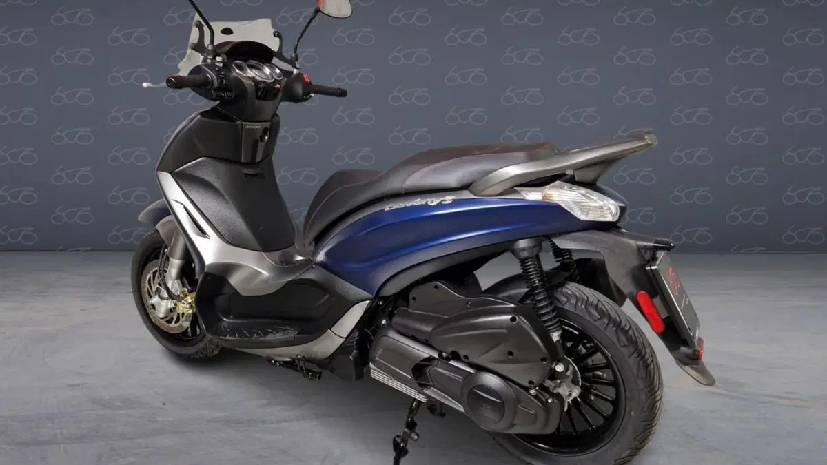 Piaggio Beverly 300 i.e. ABS-ASR (2016 - 20)  (4)