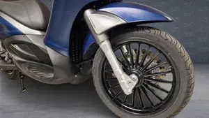 Piaggio Beverly 300 i.e. ABS-ASR (2016 - 20)  (5)