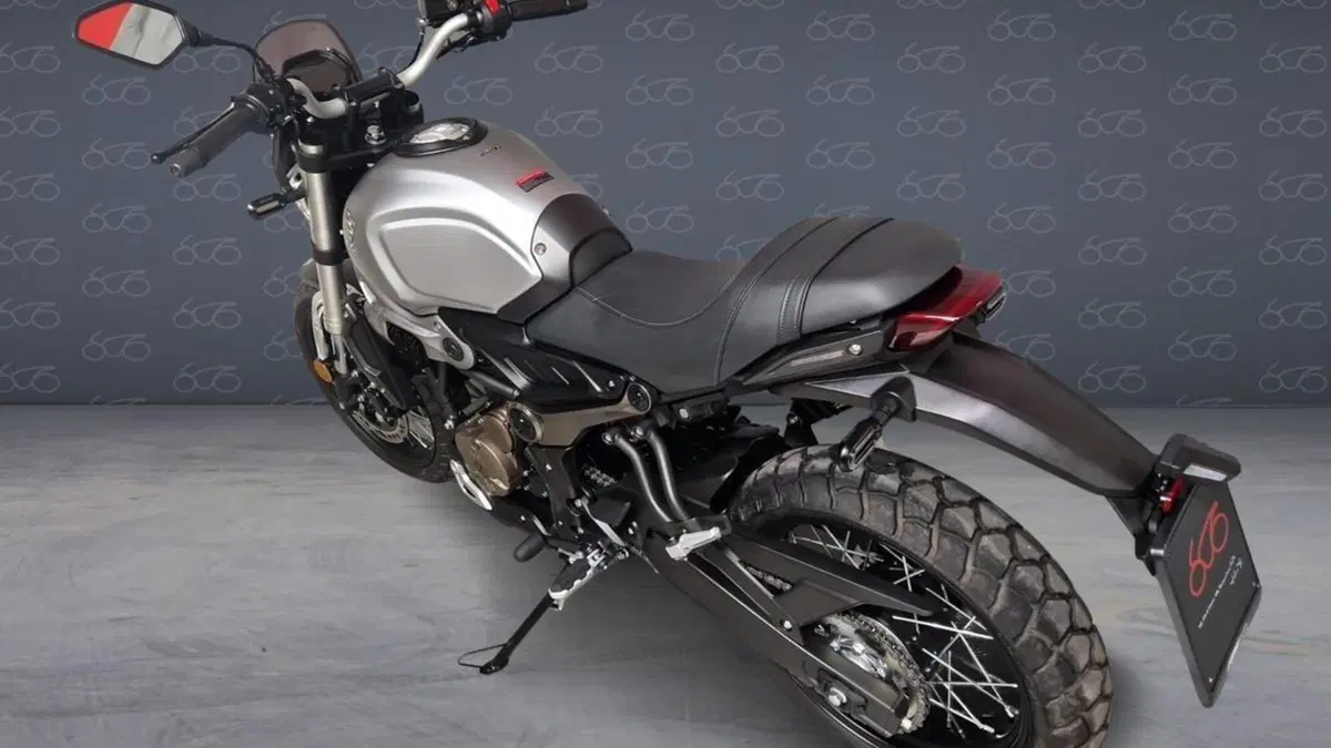 Voge Trofeo 300AC (2021 - 26)  (4)