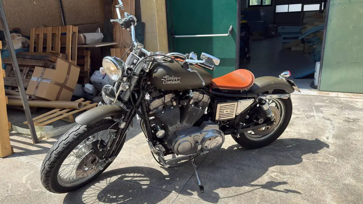 Harley-Davidson 883 Custom (1998 - 00) - XL 53C  (2)