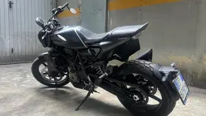 Husqvarna Svartpilen 701 (2019)  (7)
