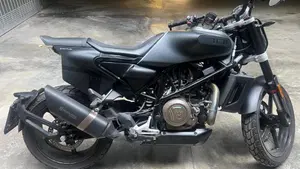 Husqvarna Svartpilen 701 (2019)  (10)