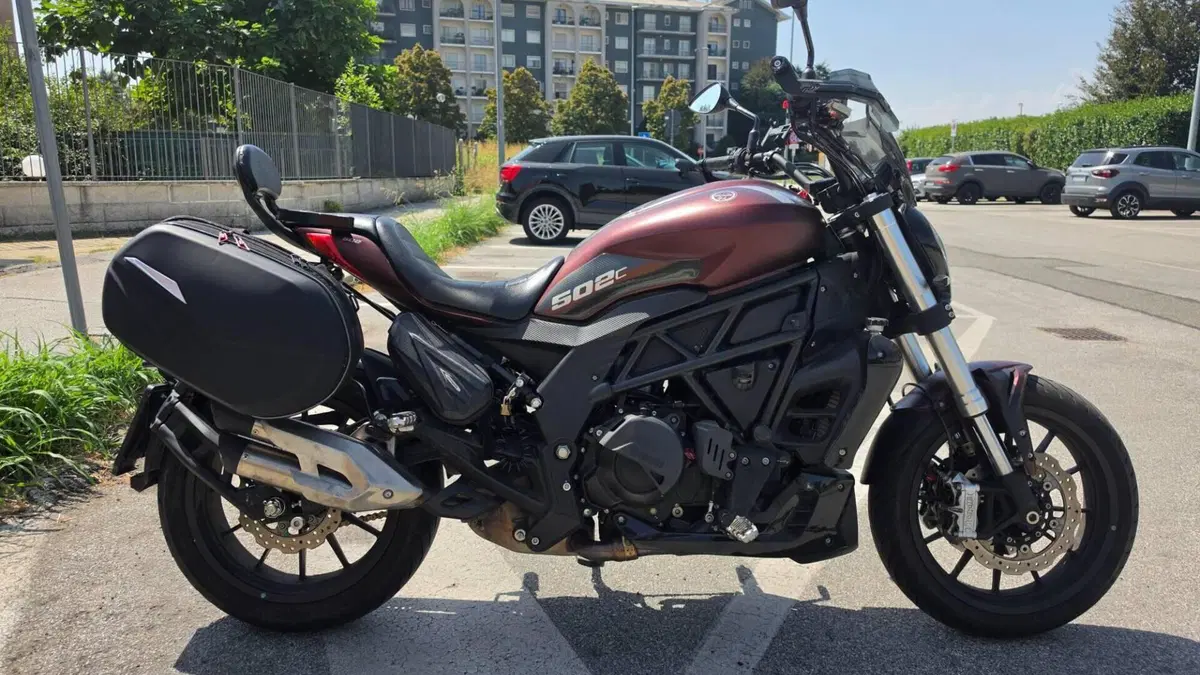 Benelli 502 C (2021 - 25) 