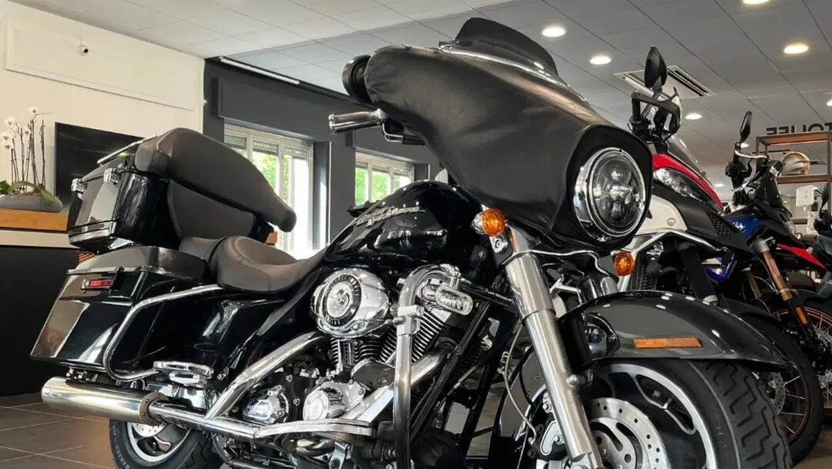 Harley-Davidson 1584 Street Glide (2007) - FLHX 