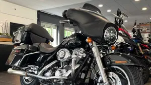 Harley-Davidson 1584 Street Glide (2007) - FLHX 