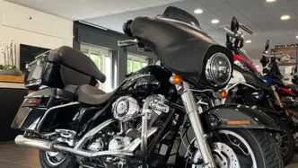 Harley-Davidson 1584 Street Glide (2007) - FLHX