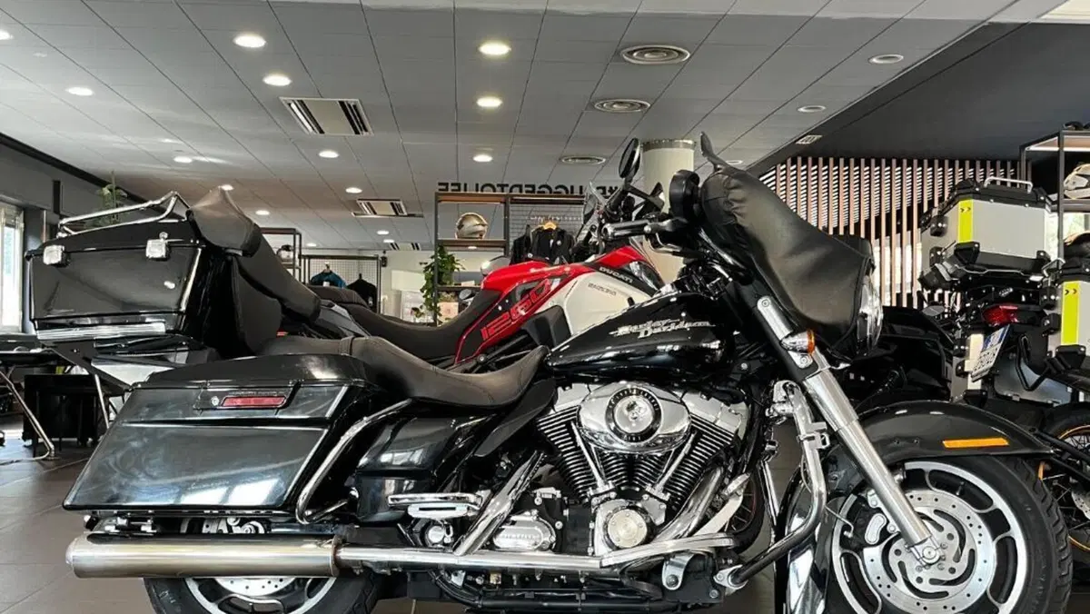 Harley-Davidson 1584 Street Glide (2007) - FLHX  (2)
