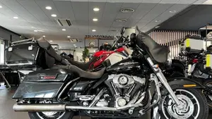 Harley-Davidson 1584 Street Glide (2007) - FLHX  (2)