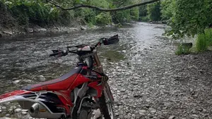 Honda CRF 250R (2013)  (3)