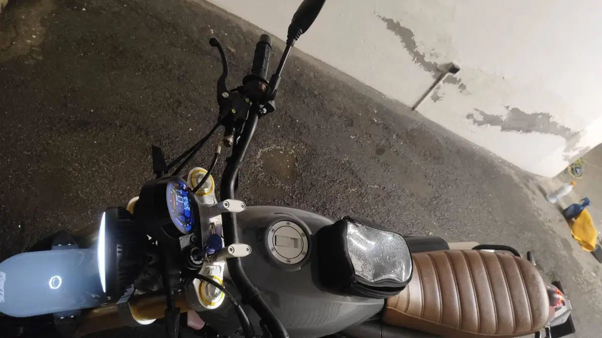 Fantic Motor Caballero 125 Deluxe (2025 - 26)  (10)