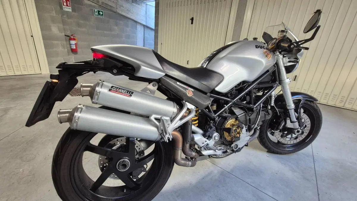 Ducati Monster S2R 1000  (4)