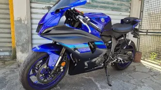 Yamaha YZF R7 (2021 - 25) usata