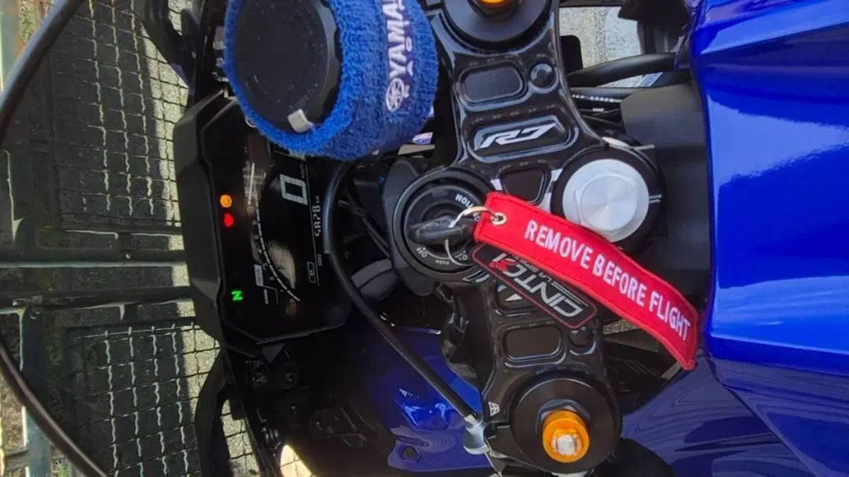 Yamaha YZF R7 (2021 - 25)  (3)