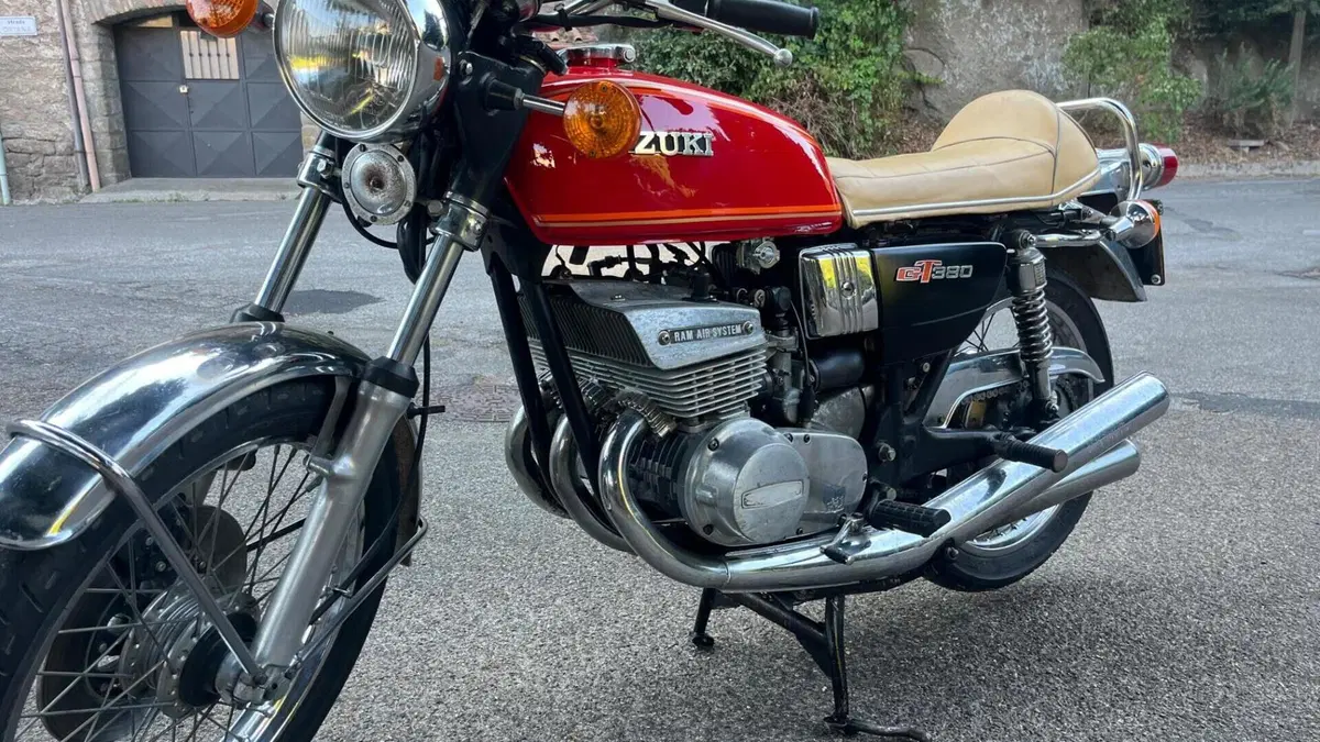 Suzuki   (2)
