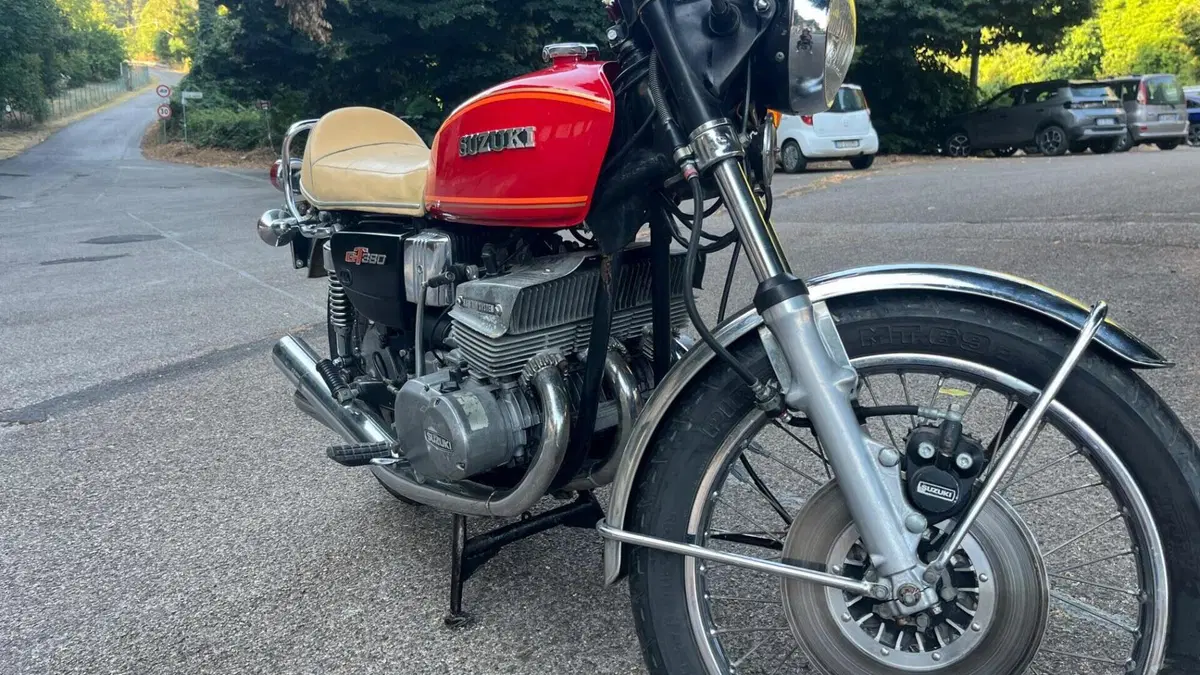 Suzuki   (4)