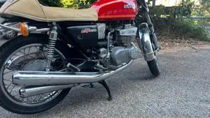 Suzuki   (5)