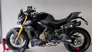 Ducati Streetfighter V4 S (2023 - 24)  (2)
