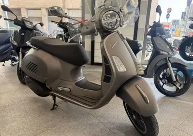 Vespa GTS 300 Super Tech (2023 - 24) - Annuncio 10084374