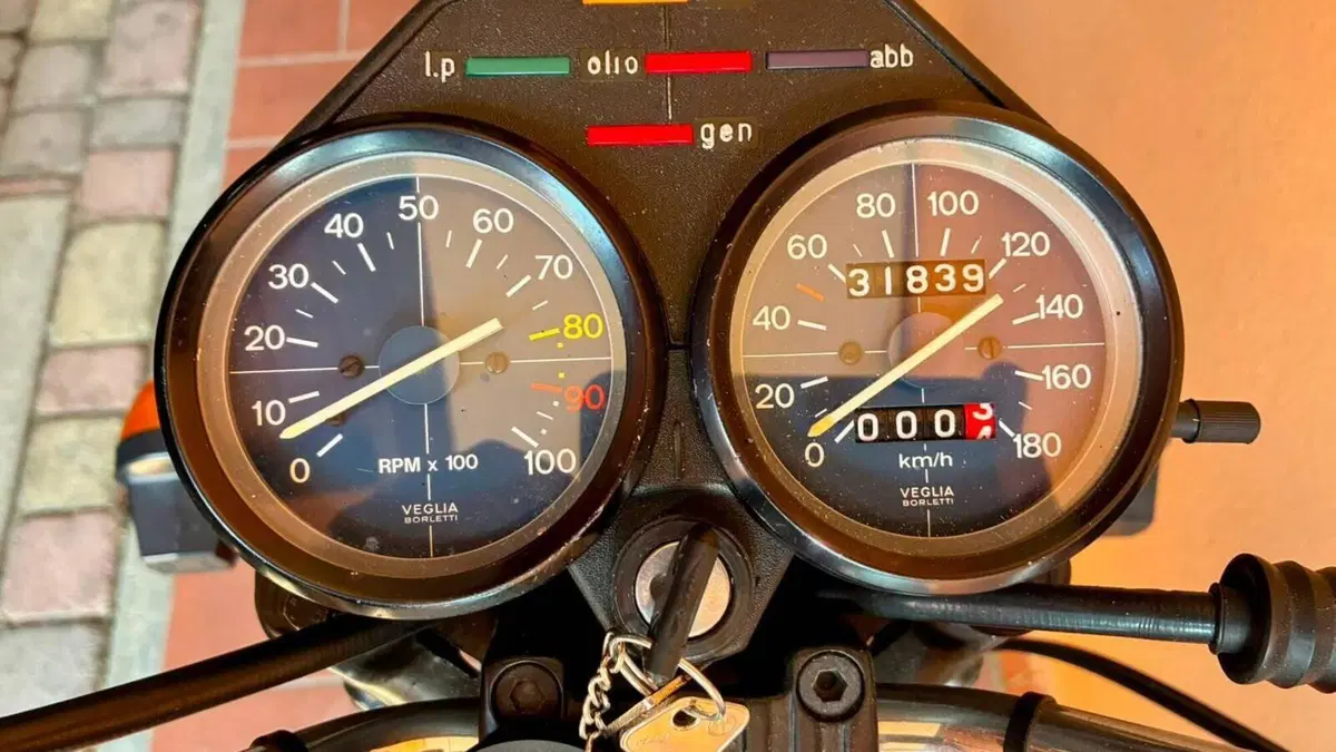 Moto Guzzi   (4)