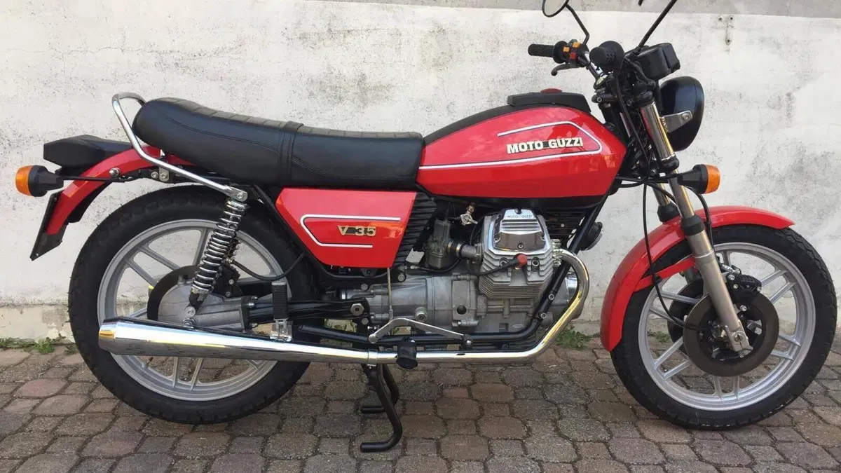 Moto Guzzi   (2)