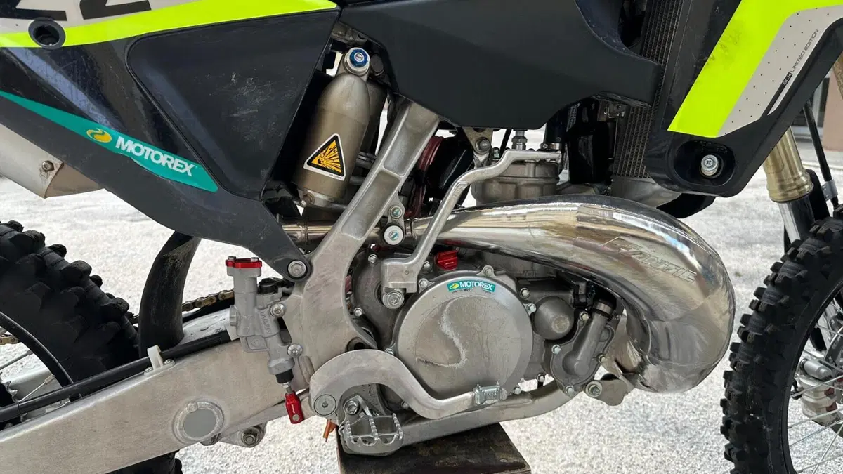 Fantic Motor XX 250 Black Edition 2T (2024)  (5)