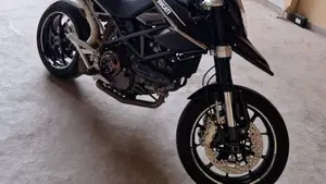 Ducati Hypermotard 1100 EVO SP (2010 - 12)  (2)