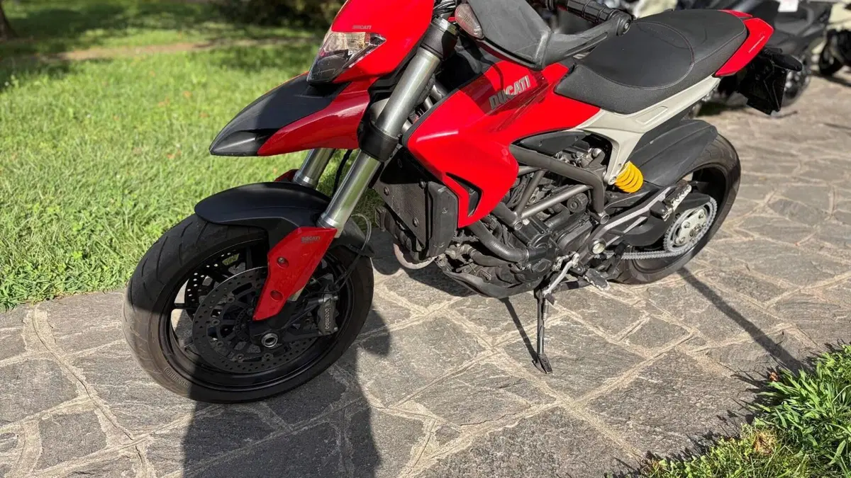 Ducati Hyperstrada 821 (2013 - 15)  (2)