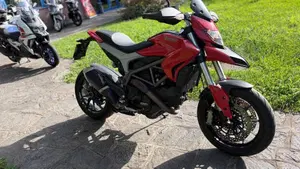 Ducati Hyperstrada 821 (2013 - 15)  (4)