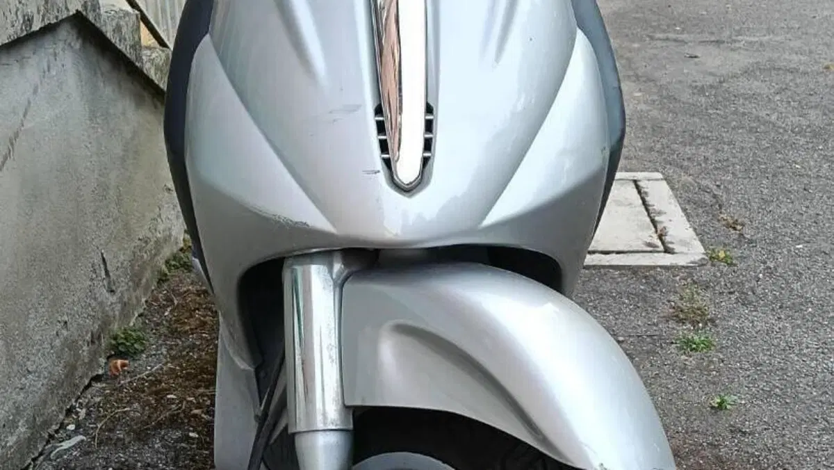 Piaggio Beverly 500  (2)