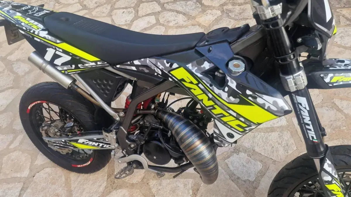 Fantic Motor Motard 50 Performance 2t (2020)  (3)