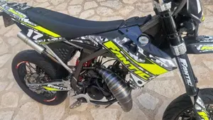 Fantic Motor Motard 50 Performance 2t (2020)  (3)