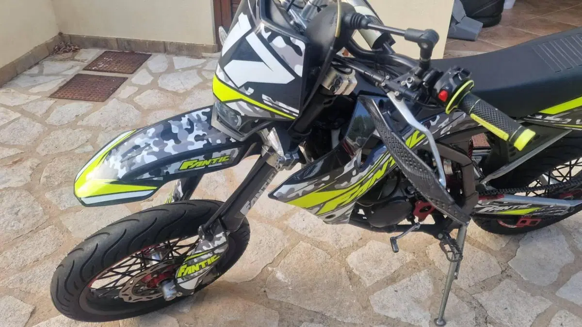 Fantic Motor Motard 50 Performance 2t (2020)  (7)