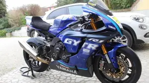 Yamaha YZF R1 (2020 - 25)  (3)