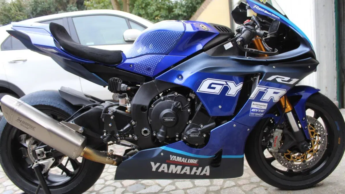Yamaha YZF R1 (2020 - 25)  (4)