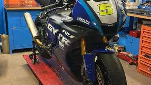 Yamaha YZF R1 (2020 - 25)  (5)