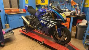 Yamaha YZF R1 (2020 - 25)  (6)