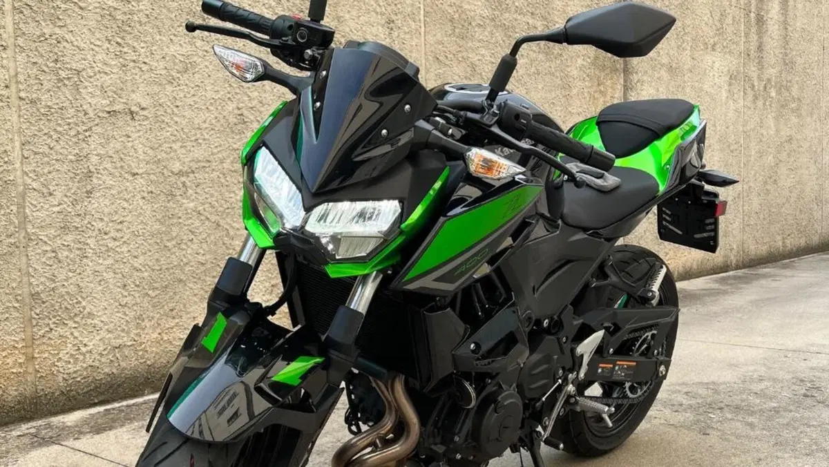 Kawasaki Z 400 (2023)  (2)