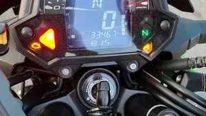 Kawasaki Z 400 (2023)  (8)