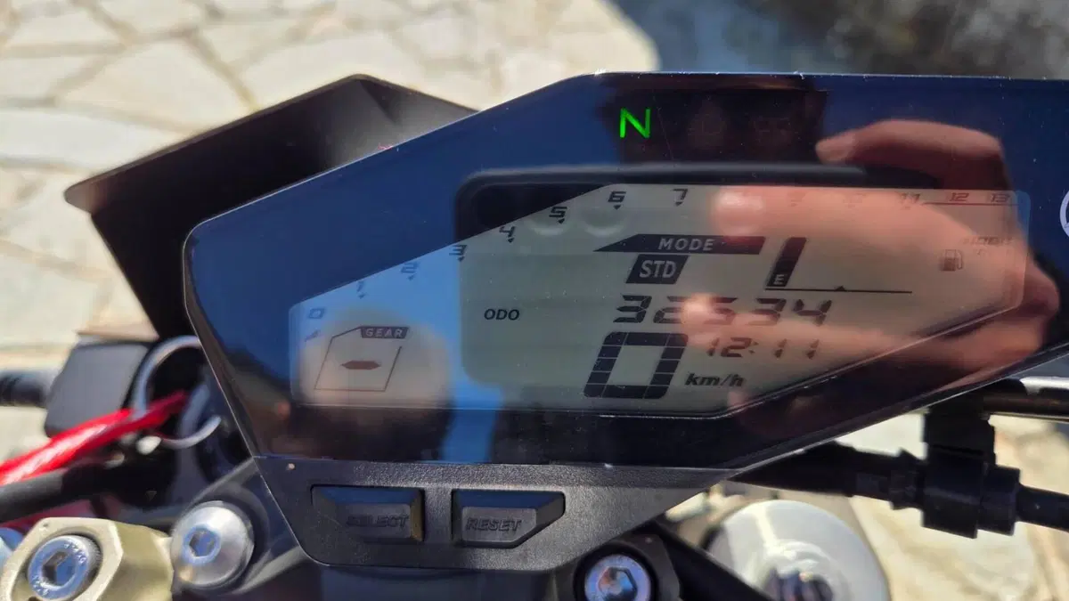 Yamaha MT-09 (2013 - 15)  (7)