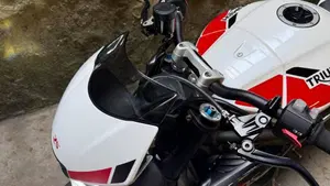 Triumph Speed Triple 1050 RS (2018 - 20)  (3)