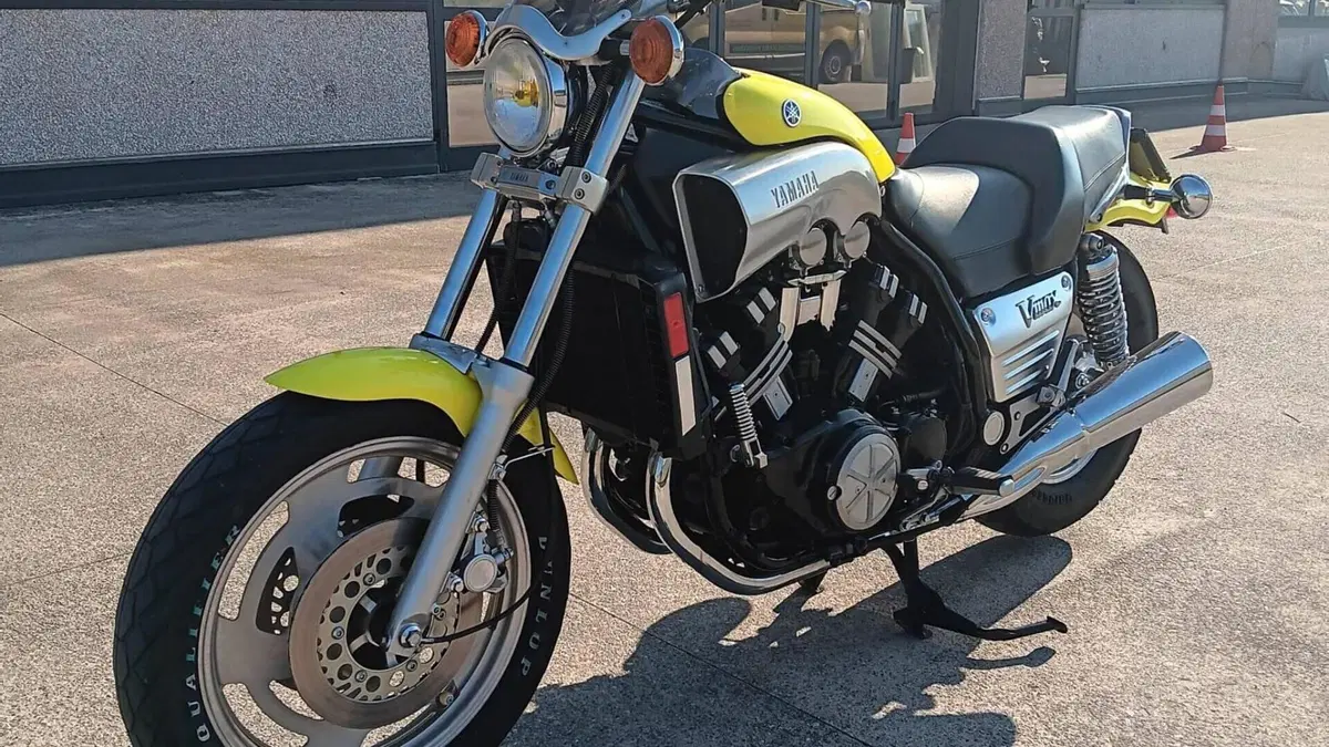 Yamaha V-Max 1200 