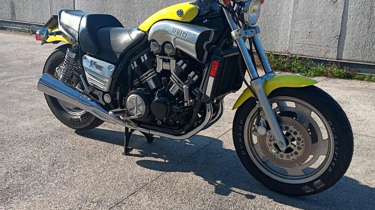Yamaha V-Max 1200  (2)