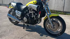 Yamaha V-Max 1200  (2)